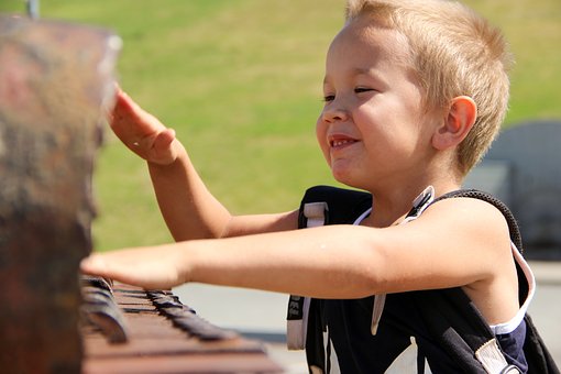 Esercizi al pianoforte: la caduta