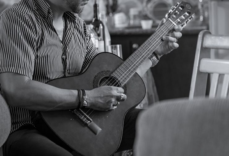 accompagnamento o stumming chitarra