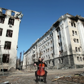 bach tra le rovine di kharkiv
