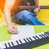 come comporre una canzone, scrivere canzoni