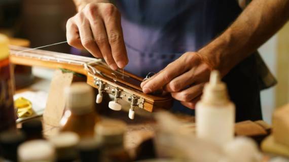 cambiare corde chitarra